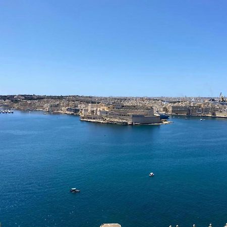 Superb 3 Bedroom Apartment In La Valletta Esterno foto