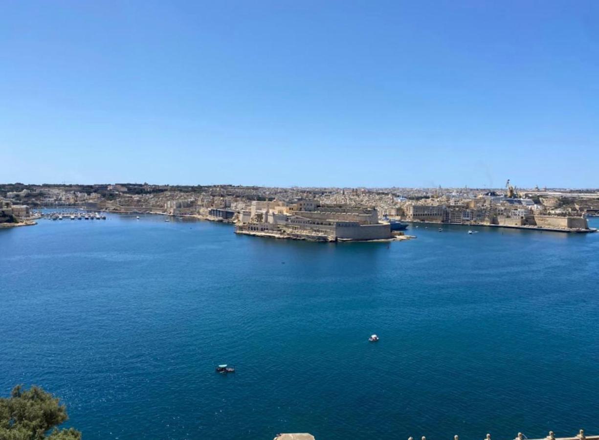 Superb 3 Bedroom Apartment In La Valletta Esterno foto