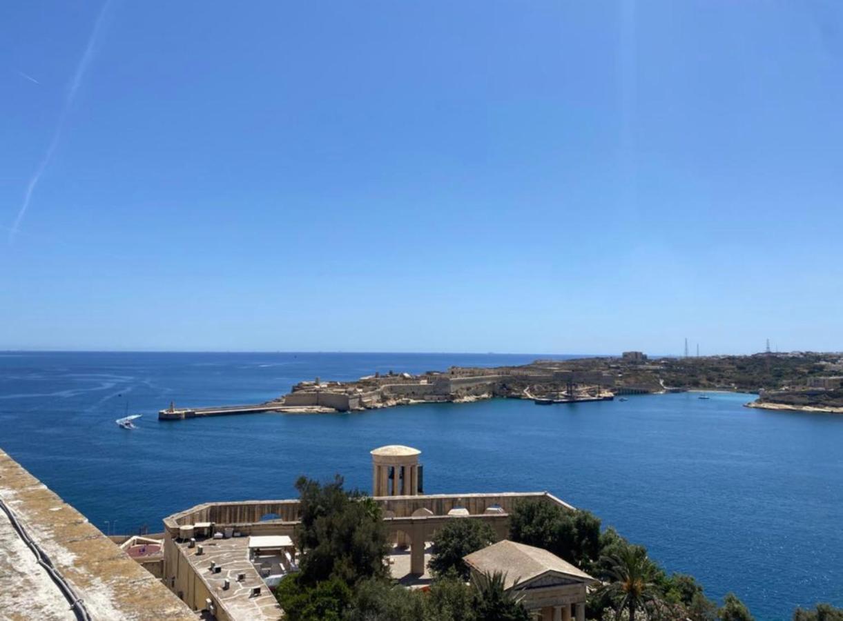 Superb 3 Bedroom Apartment In La Valletta Esterno foto