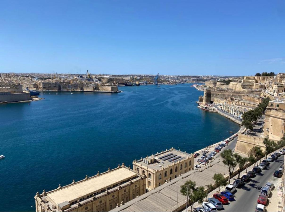 Superb 3 Bedroom Apartment In La Valletta Esterno foto